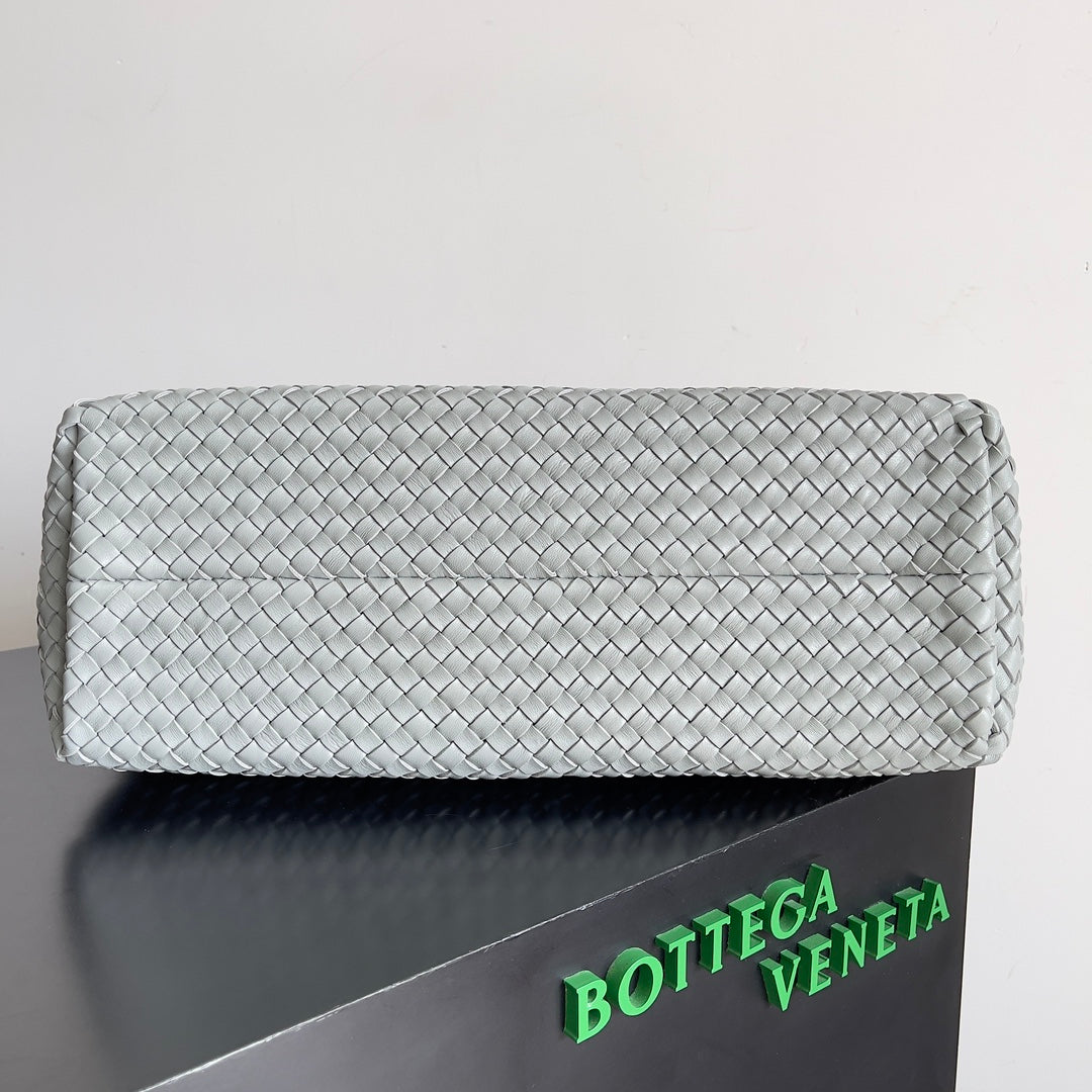 Bottega Veneta BV 608811 Large Cabat Bag Bv0011