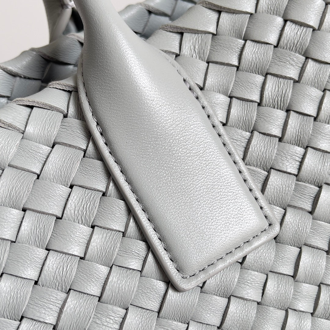 Bottega Veneta BV 608811 Large Cabat Bag Bv0011