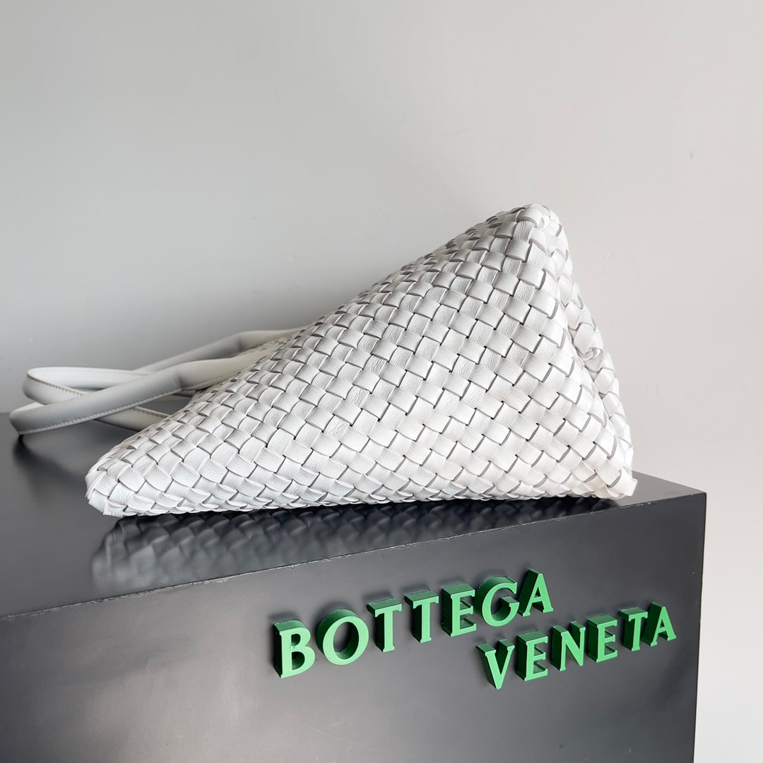Bottega Veneta BV 608811 Large Cabat Bag Bv0012