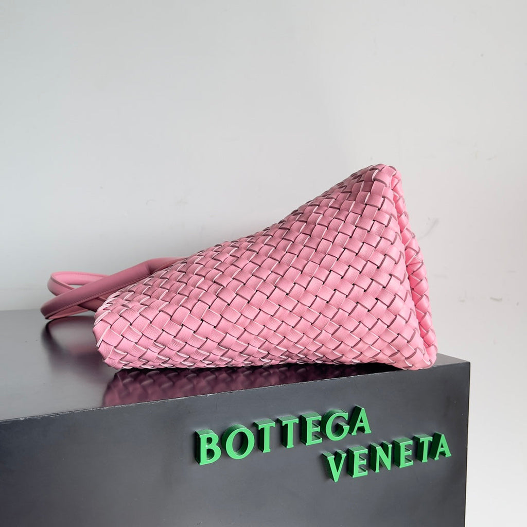 Bottega Veneta BV 608811 Large Cabat Bag Bv0013
