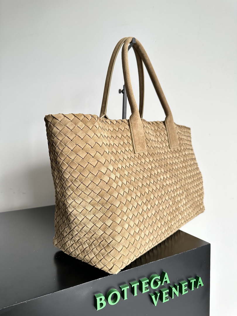 Bottega Veneta BV 608811 Large Cabat Bag Bv0014 - Default Title - View 3