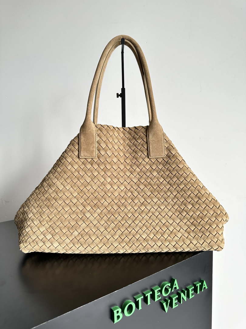 Bottega Veneta BV 608811 Large Cabat Bag Bv0014