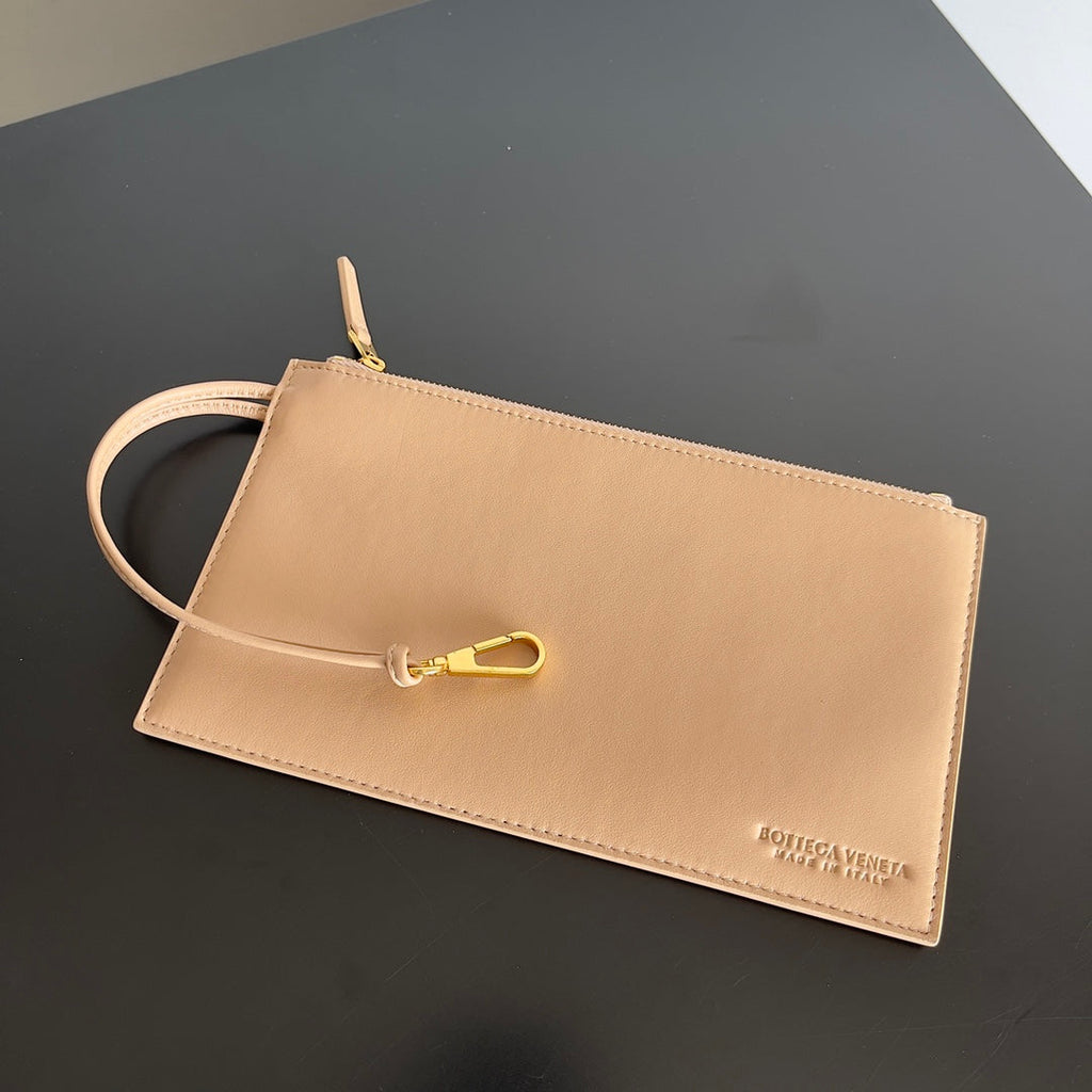 Bottega Veneta BV 608811 Large Cabat Bag Bv0017