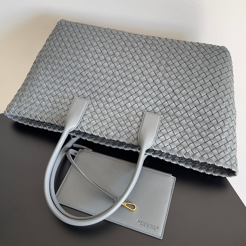 Bottega Veneta BV 608811 Large Cabat Bag Bv0018