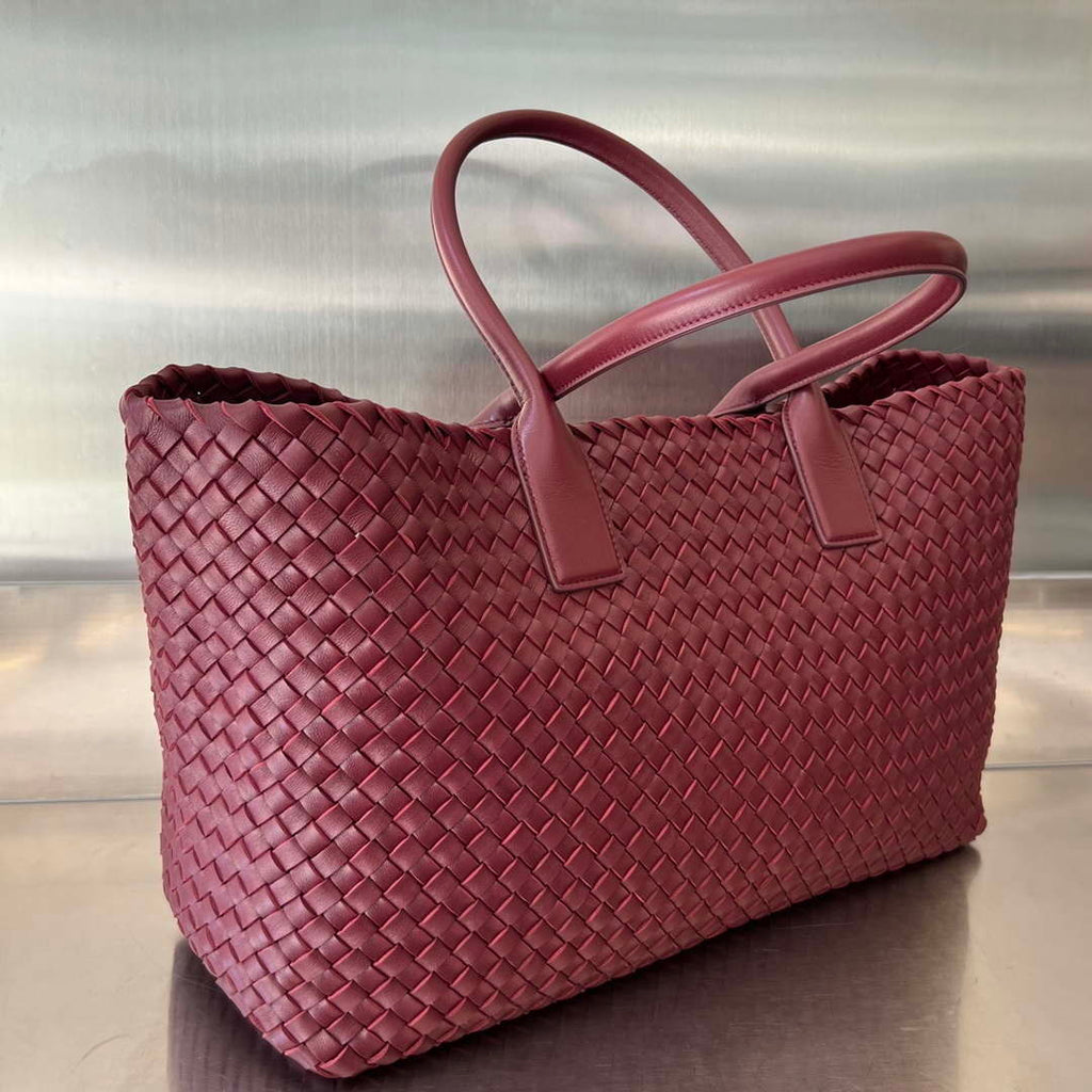 Bottega Veneta BV 608811 Large Cabat Bag Bv0023