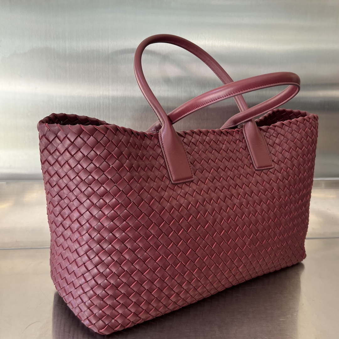 Bottega Veneta BV 608811 Large Cabat Bag Bv0023