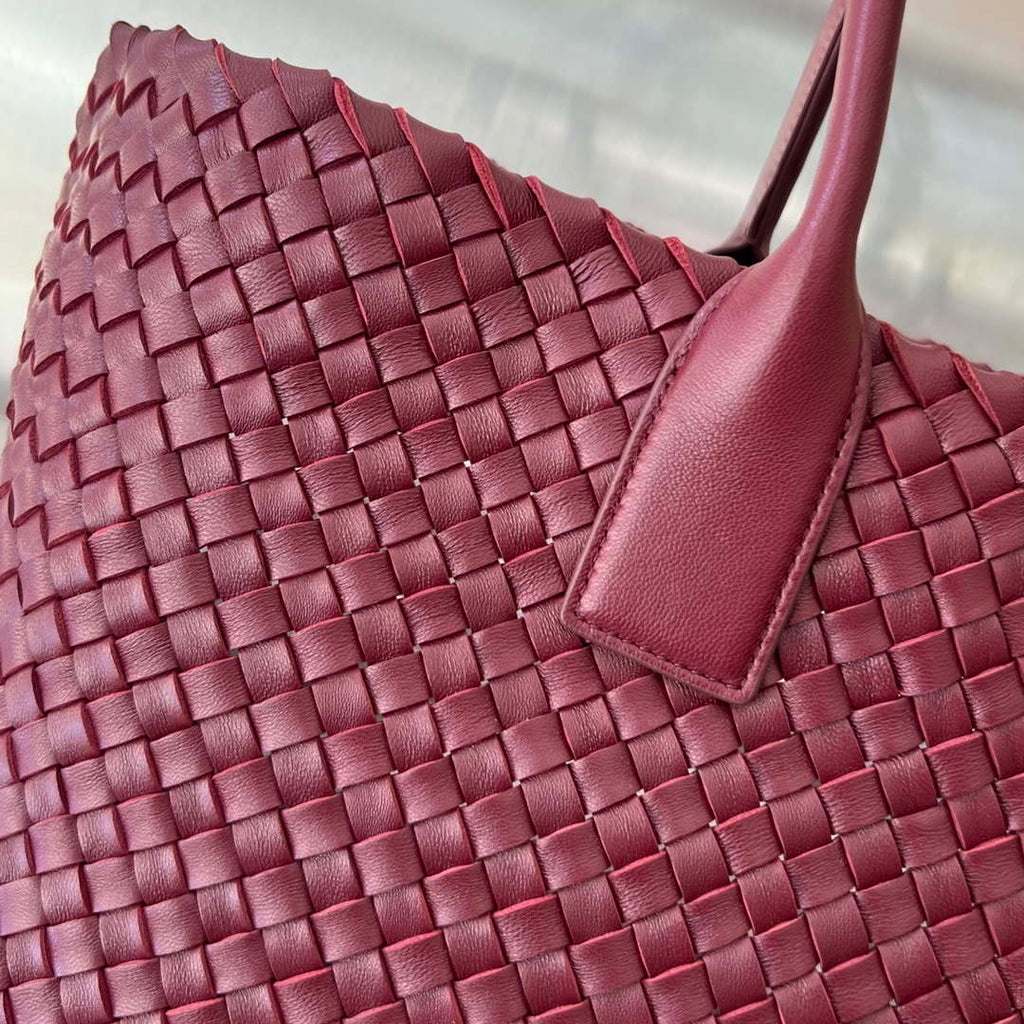Bottega Veneta BV 608811 Large Cabat Bag Bv0023
