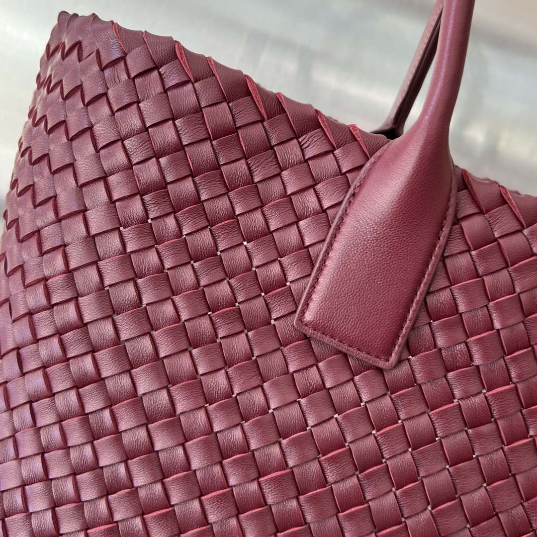 Bottega Veneta BV 608811 Large Cabat Bag Bv0023