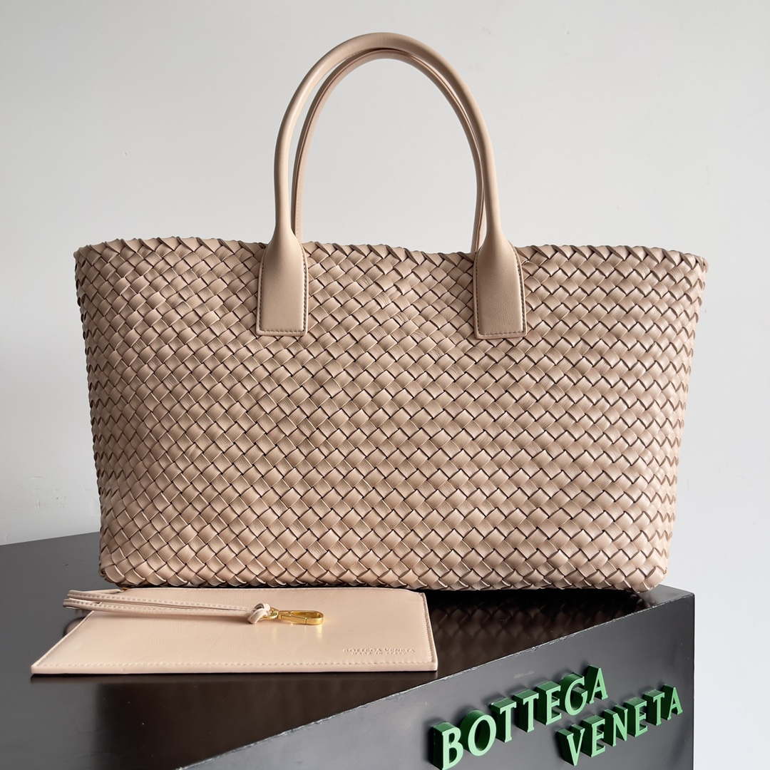 Bottega Veneta BV 608811 Large Cabat Bag Bv0025 - Default Title - View 1
