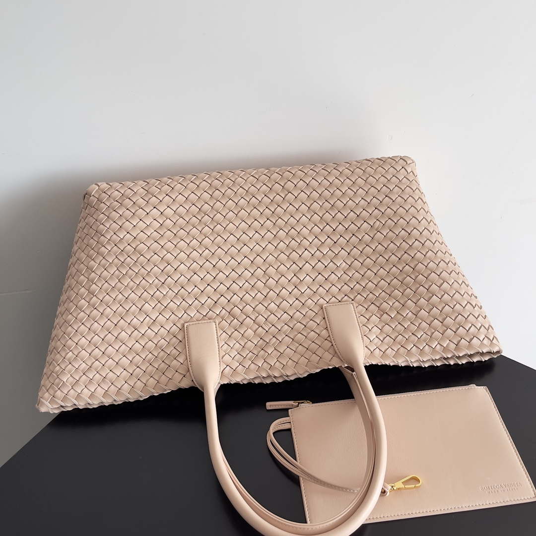 Bottega Veneta BV 608811 Large Cabat Bag Bv0025 - Default Title - View 9