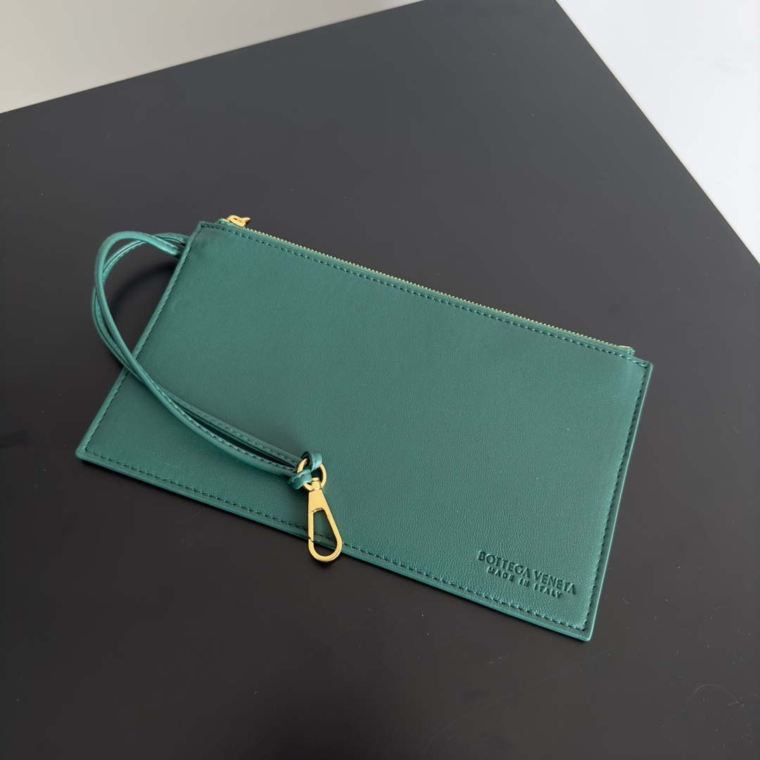 Bottega Veneta BV 608811 Large Cabat Bag Bv0026