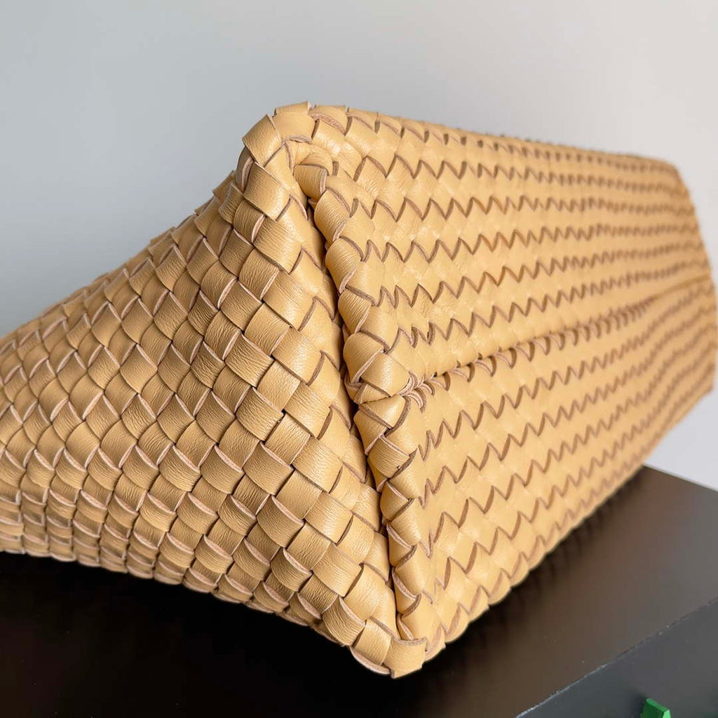 Bottega Veneta BV 608811 Large Cabat Bag Bv0027