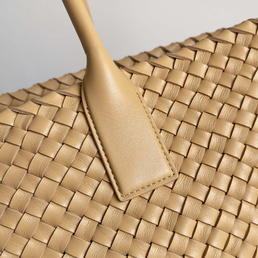 Bottega Veneta BV 608811 Large Cabat Bag Bv0027 - Default Title - View 8