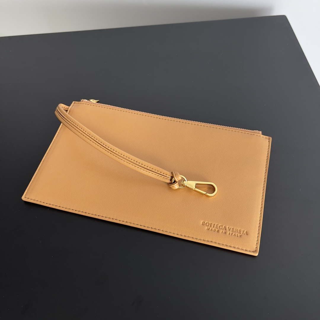 Bottega Veneta BV 608811 Large Cabat Bag Bv0029