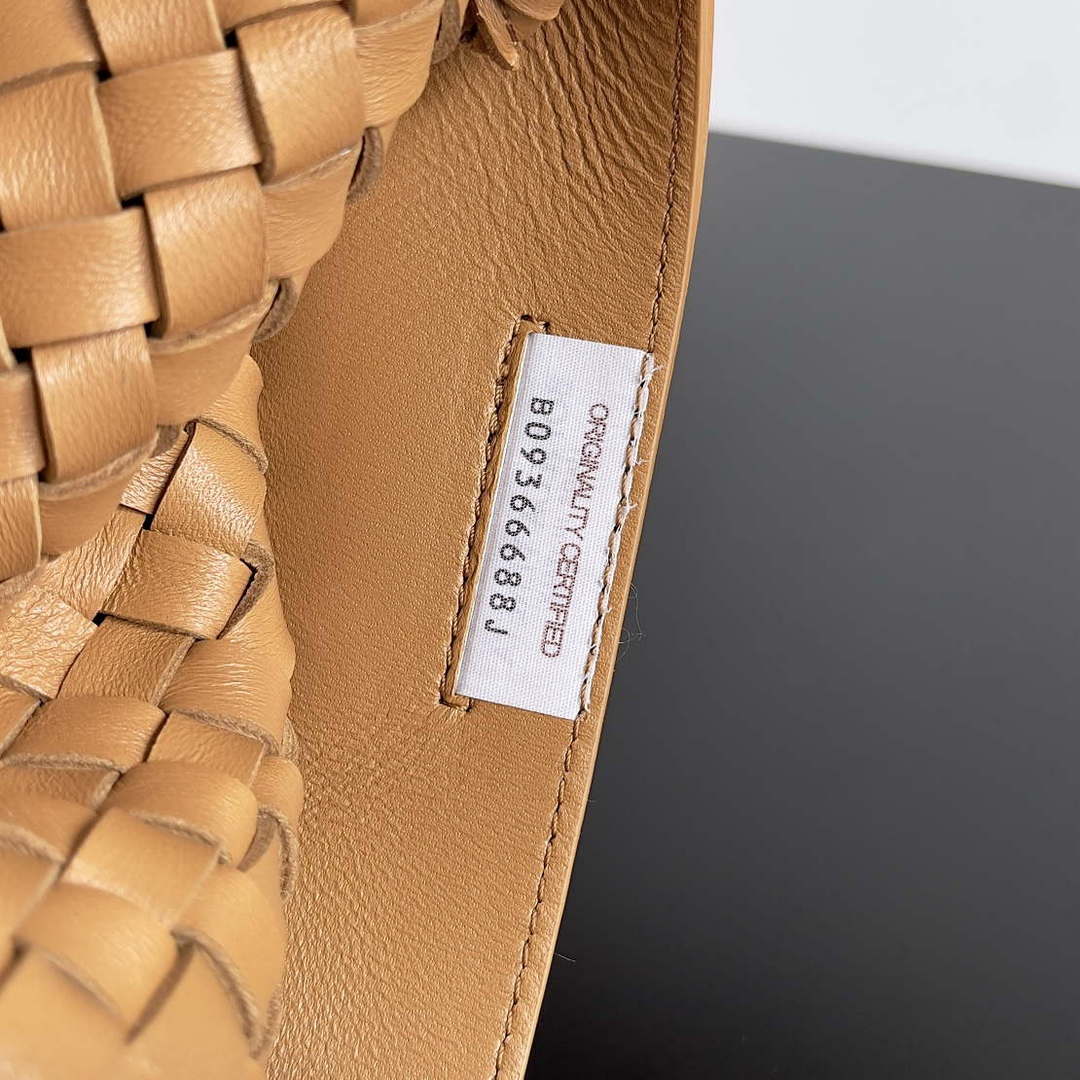 Bottega Veneta BV 608811 Large Cabat Bag Bv0029 - Default Title - View 7
