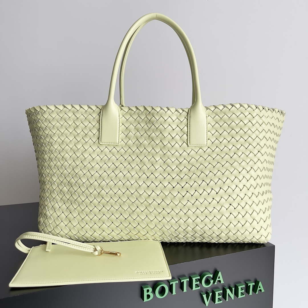 Bottega Veneta BV 608811 Large Cabat Bag Bv0030 - Default Title - View 1