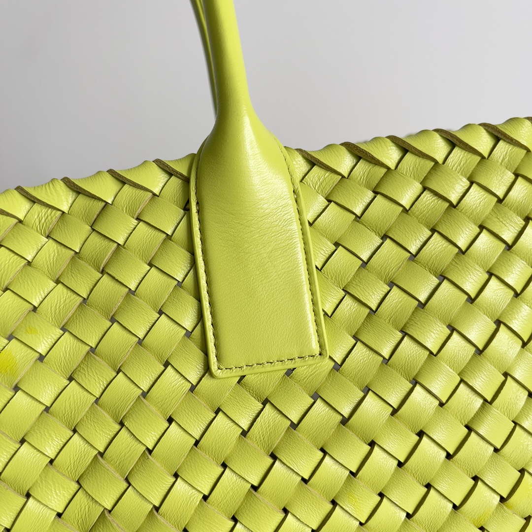 Bottega Veneta BV 608811 Large Cabat Bag Bv0031 - Default Title - View 3