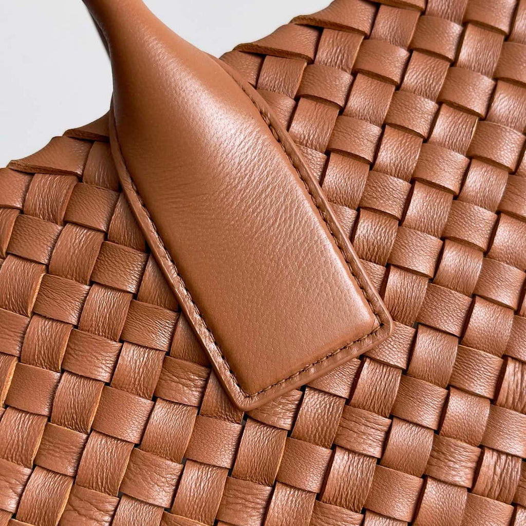 Bottega Veneta BV 608811 Large Cabat Bag Bv0032