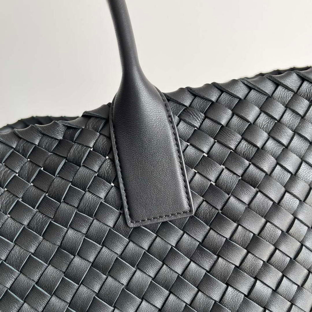 Bottega Veneta BV 608811 Large Cabat Bag Bv0033