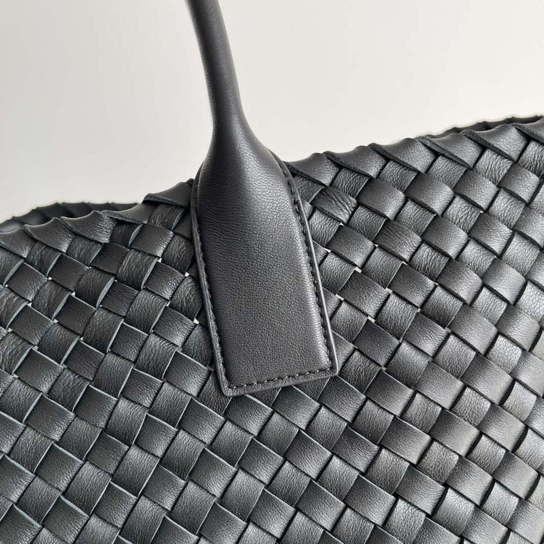 Bottega Veneta BV 608811 Large Cabat Bag Bv0033 - Default Title - View 2