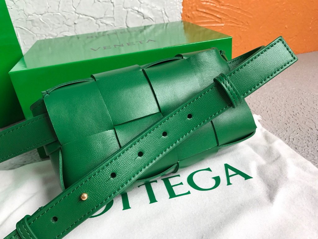 Bottega Veneta BV 639367 Belt-Cassette 55869 Bag Dark Green