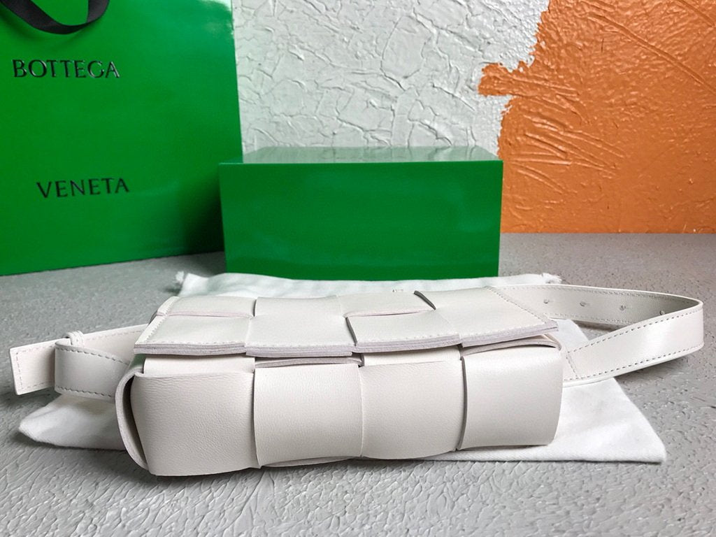 Bottega Veneta BV 639367 Belt-Cassette 55869 Bag White