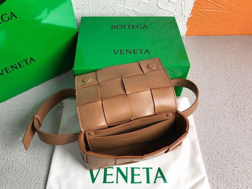 Bottega Veneta BV 639367 Belt-Cassette 55869 Bag Tan