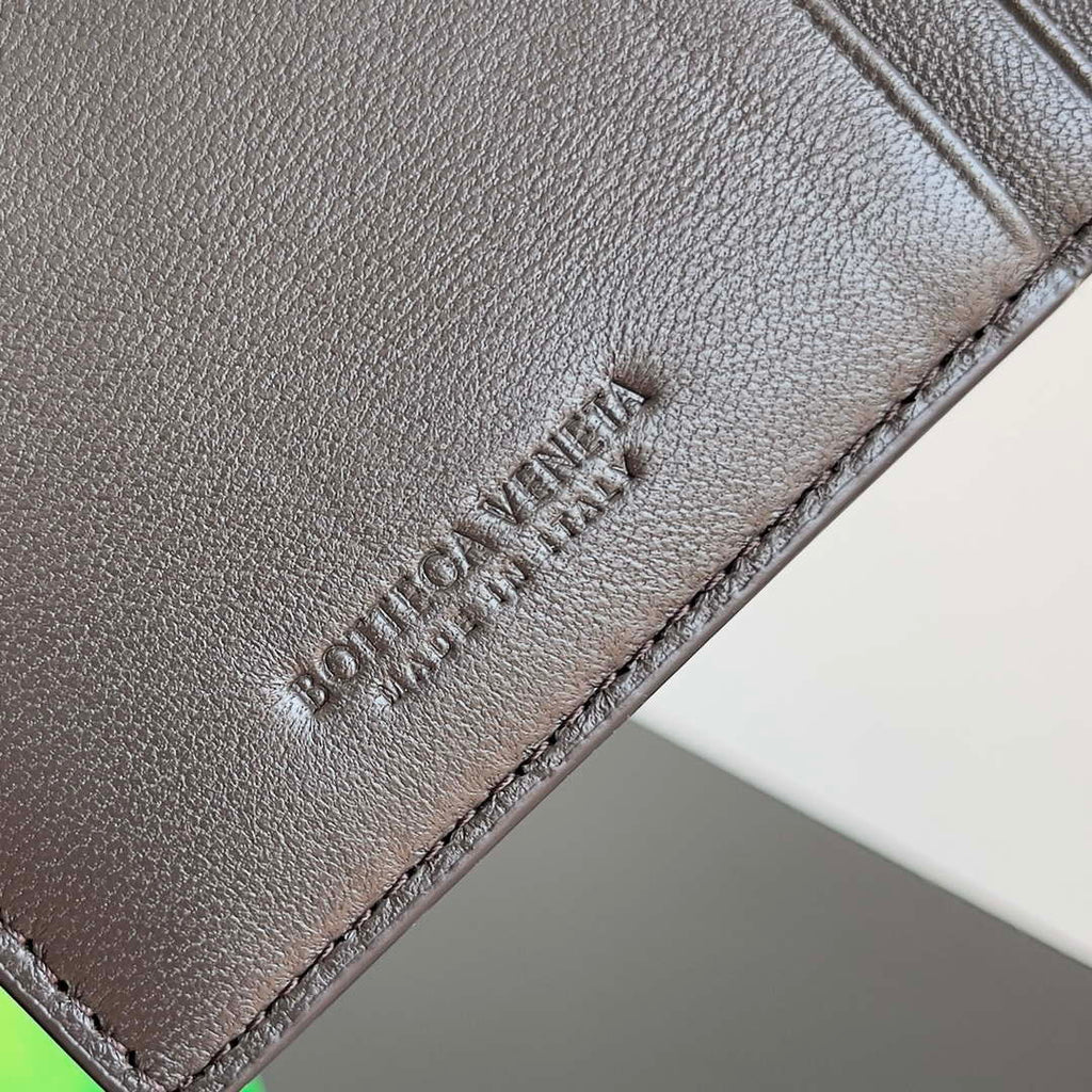 Bottega Veneta BV 649597 Cassette Credit Card Case bv70030
