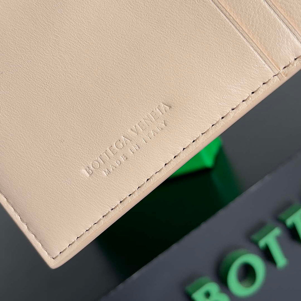 Bottega Veneta BV 649597 Cassette Credit Card Case bv70038