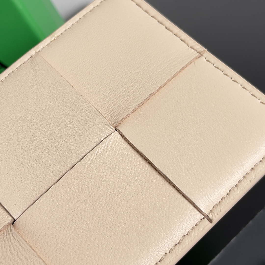 Bottega Veneta BV 649597 Cassette Credit Card Case bv70038