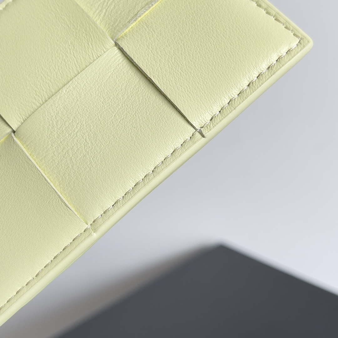 Bottega Veneta BV 649597 Cassette Credit Card Case bv70039