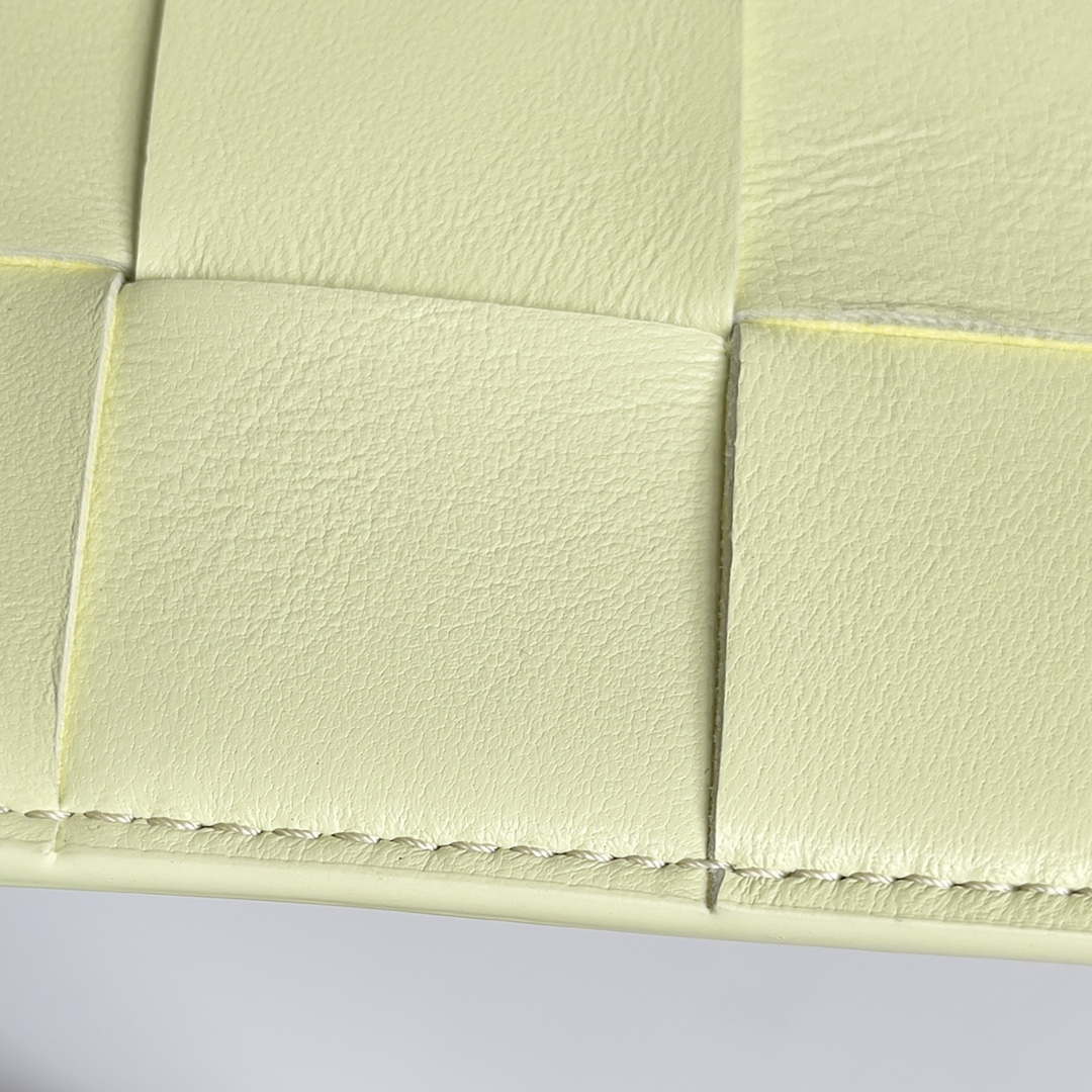 Bottega Veneta BV 649597 Cassette Credit Card Case bv70039