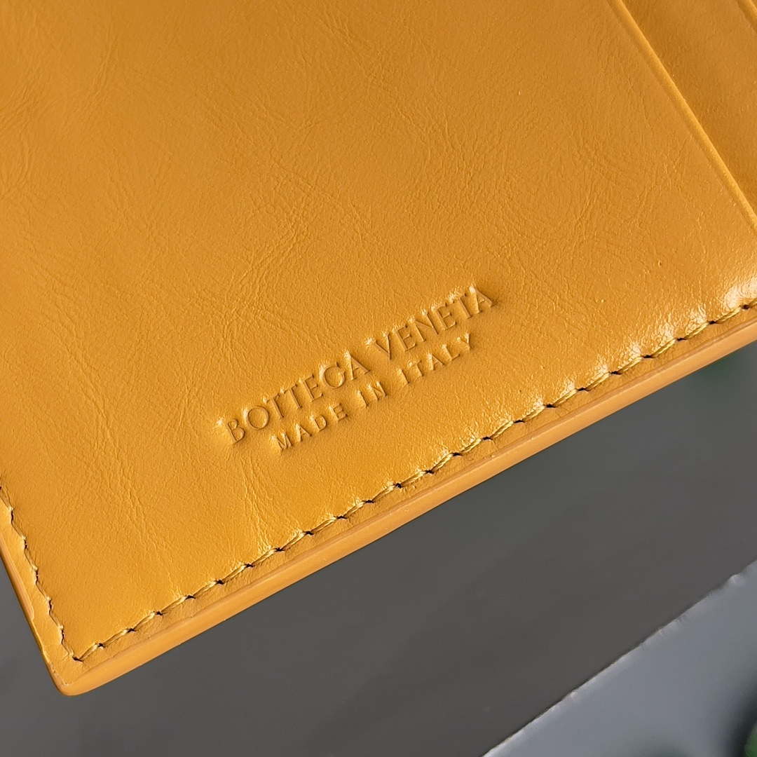 Bottega Veneta BV 649597 Cassette Credit Card Case bv70040