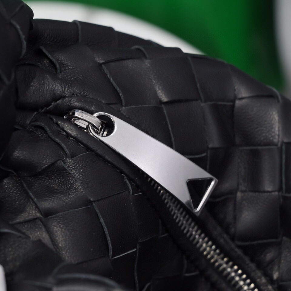 Bottega Veneta BV 651876 mini Jodie Black