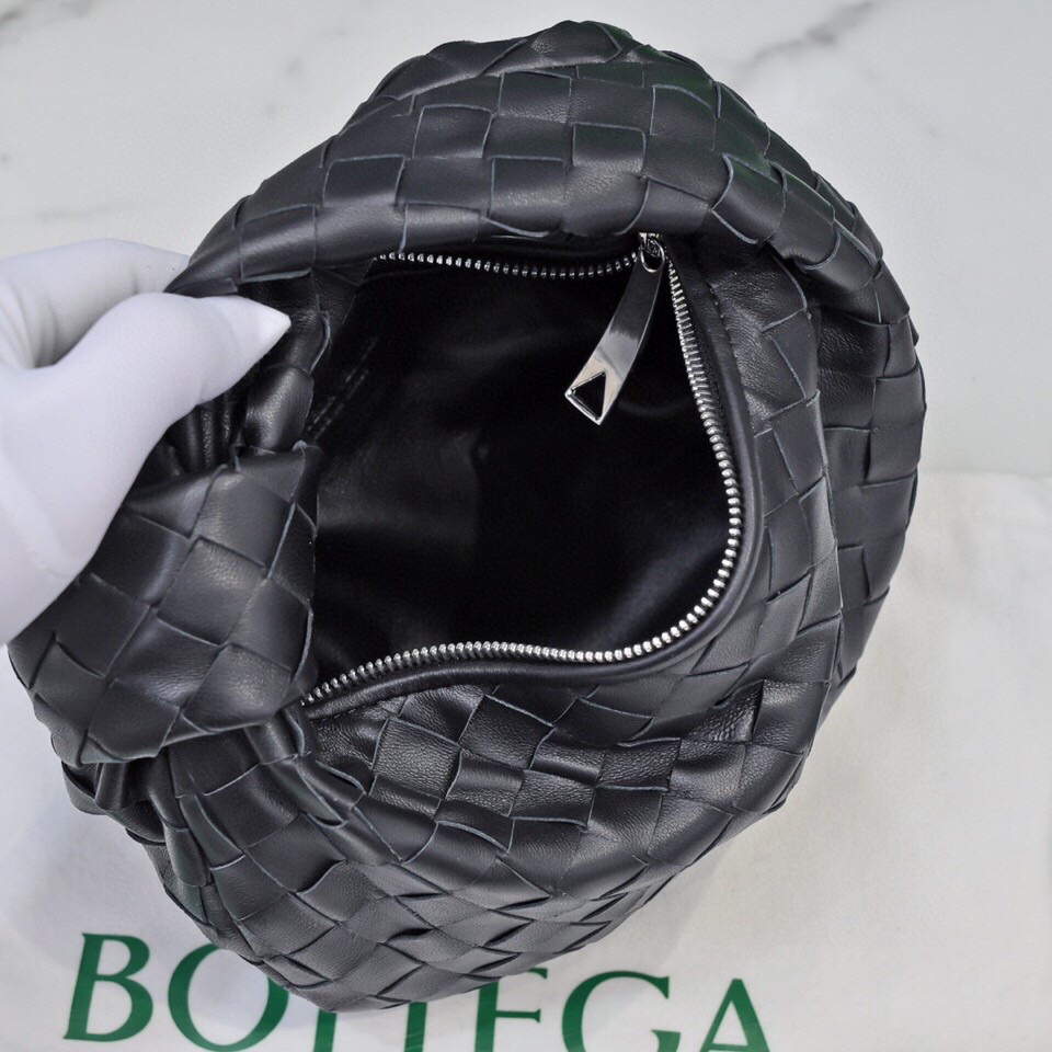 Bottega Veneta BV 651876 mini Jodie Black