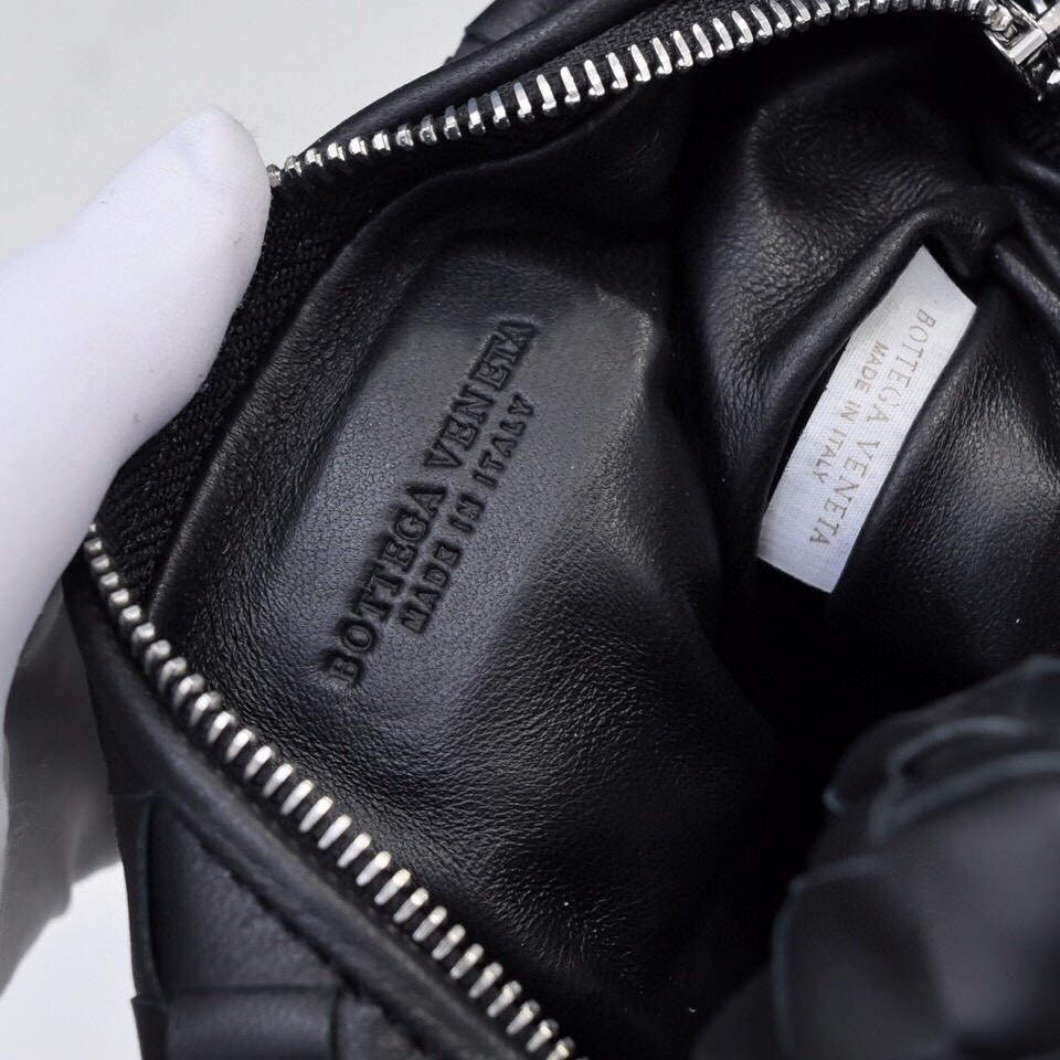 Bottega Veneta BV 651876 mini Jodie Black