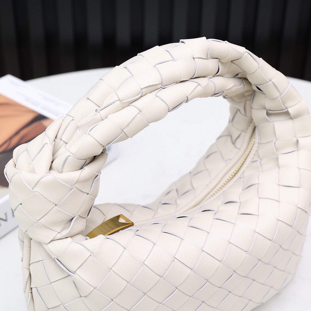 Bottega Veneta BV 651876 mini Jodie Beige