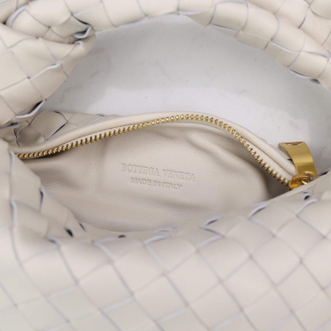 Bottega Veneta BV 651876 mini Jodie Beige