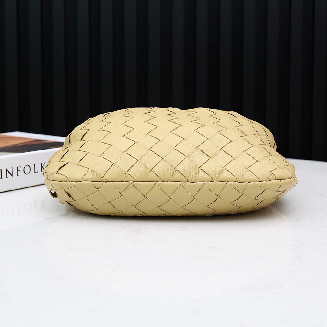 Bottega Veneta BV 651876 mini Jodie Porridge