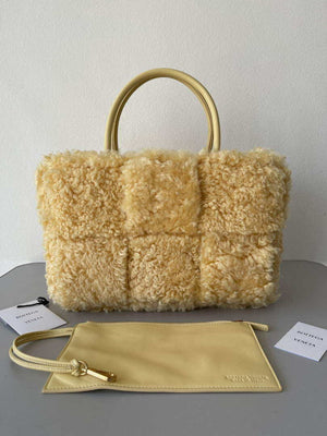 Bottega Veneta BV 652867 Arco Tote Intreccio shearling Light Yellow - Default Title - View 1