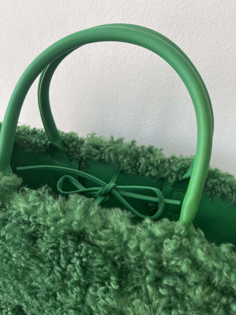 Bottega Veneta BV 652867 Arco Tote Intreccio shearling Dark Green - Default Title - View 3