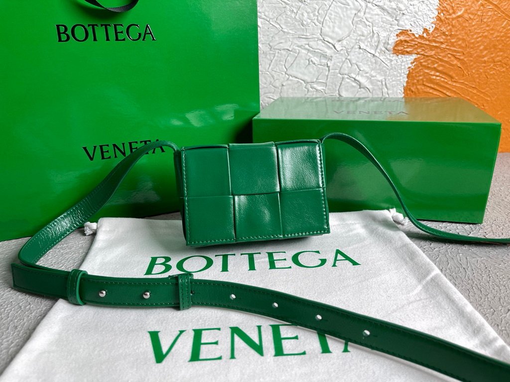 Bottega Veneta BV 666688 Cassette Shoulder Bag 33993 Dark Green