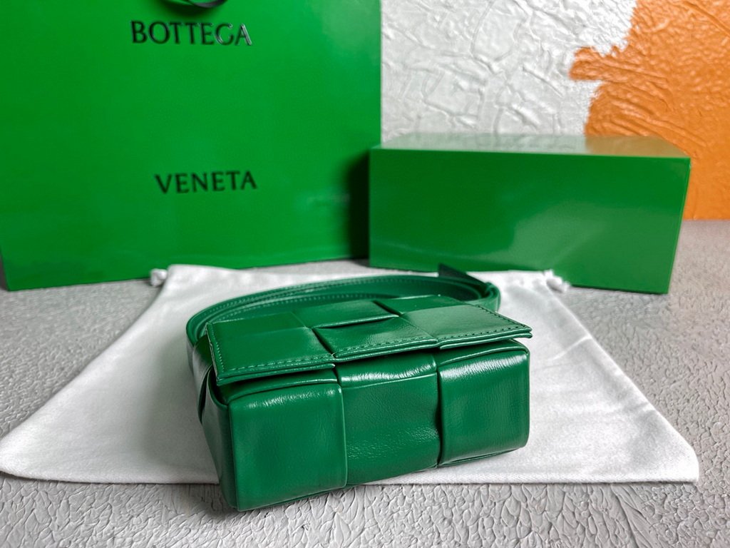 Bottega Veneta BV 666688 Cassette Shoulder Bag 33993 Dark Green