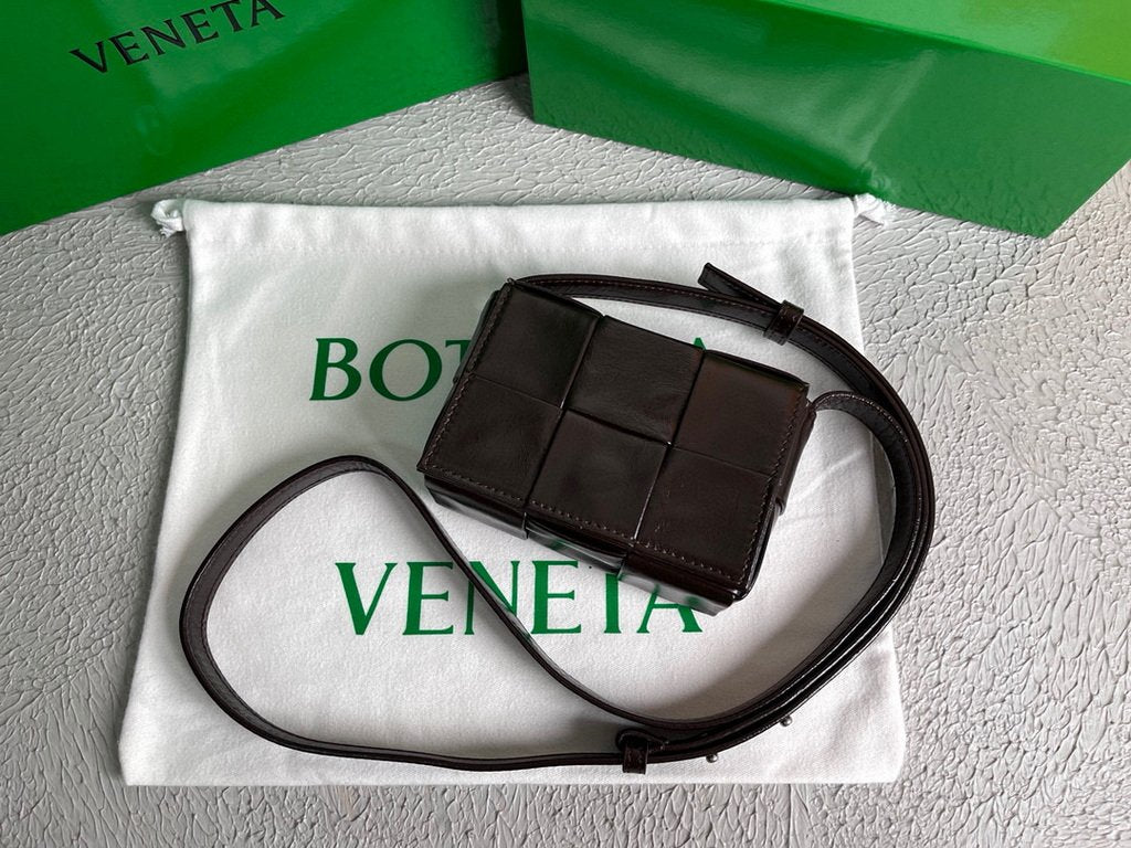 Bottega Veneta BV 666688 Cassette Shoulder Bag 33993 Dark Brown