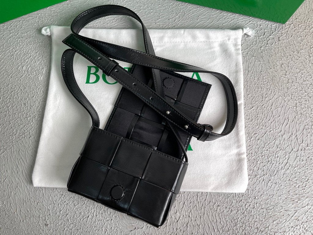 Bottega Veneta BV 666688 Cassette Shoulder Bag 33993 Black