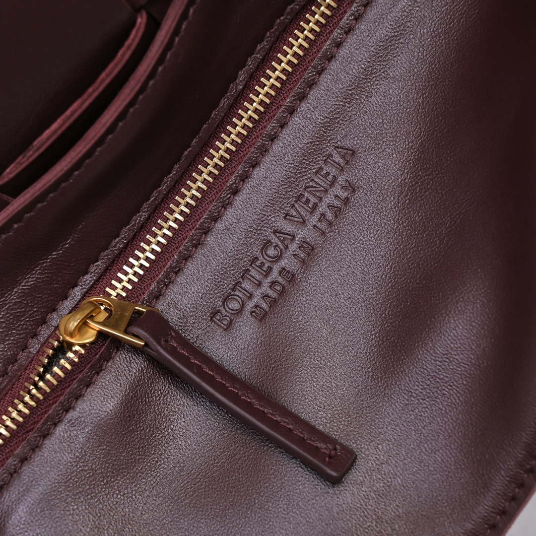 Bottega Veneta BV 666870 Cassette Intreccio grained leather cross-body bag Wine Red - Default Title - View 8