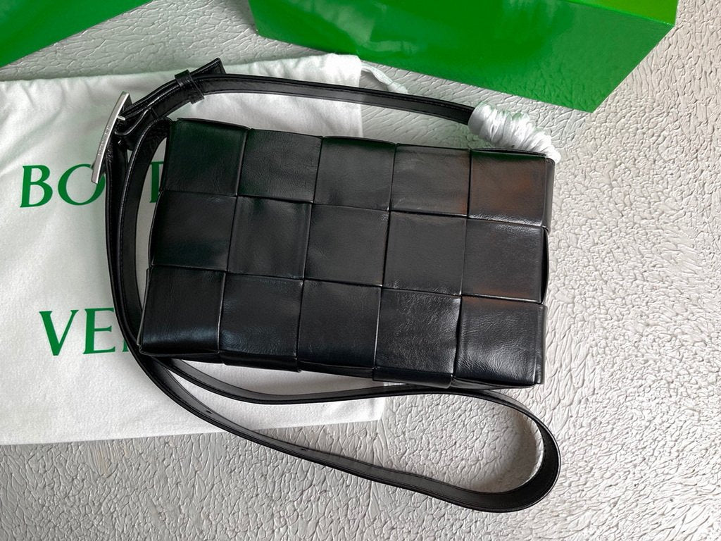 Bottega Veneta BV 667298 Cassette Cross-body Bag 33993 Black