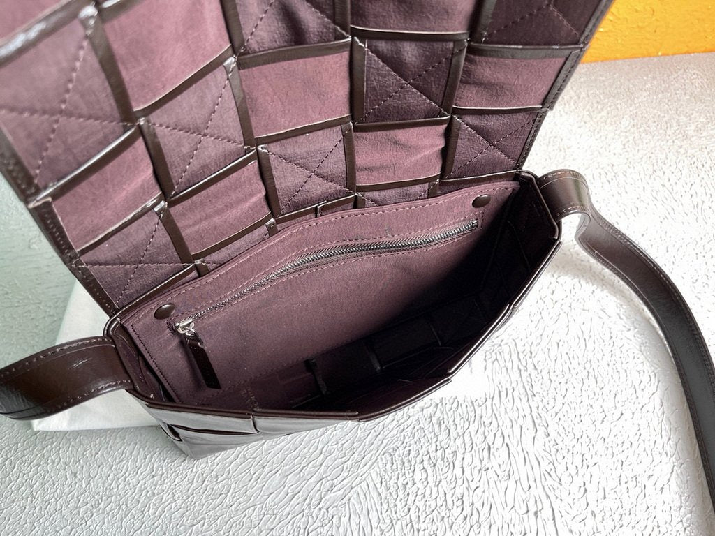 Bottega Veneta BV 667298 Cassette Cross-body Bag 33993 Dark Brown