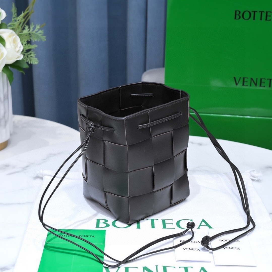 Bottega Veneta BV 680218 Small Cassette Cross-Body Bucket Black - Default Title - View 7