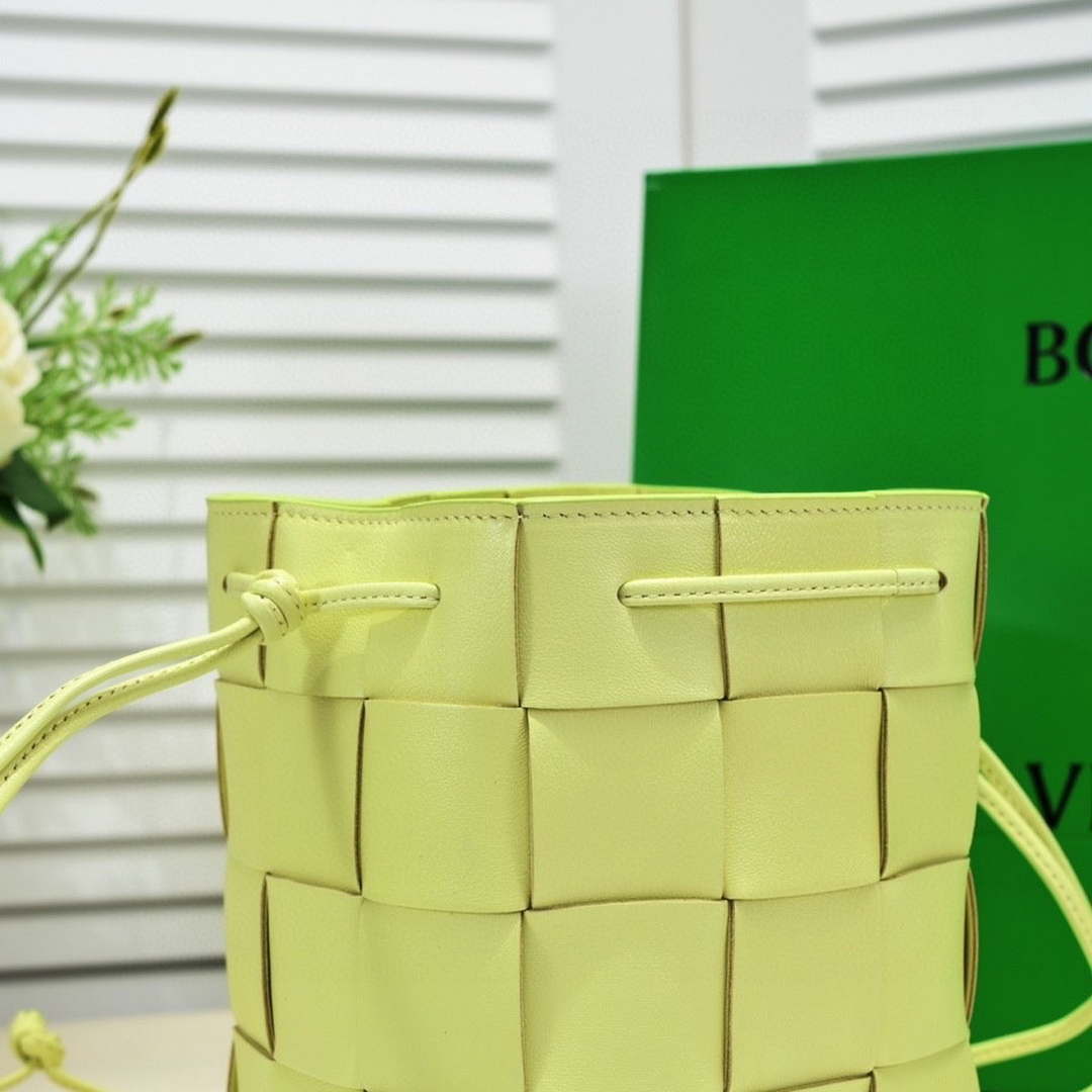 Bottega Veneta BV 680218 Small Cassette Cross-Body Bucket Yellow